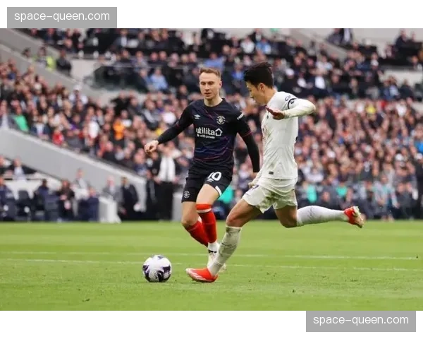 复盘曼联防线：面对升班马卢顿为何两度因相同方式失球